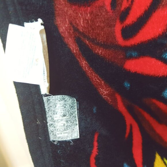 Harry Potter Gryffindor House Crest Fleece Throw Blanket 40"x50" Lions Roar 2013 - Picture 4 of 4